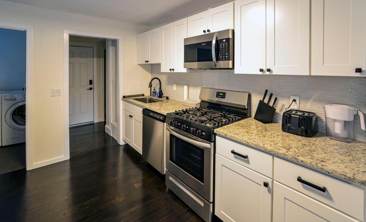 Modern Two Bedroom Condo - Boston Stoneham Exterior photo