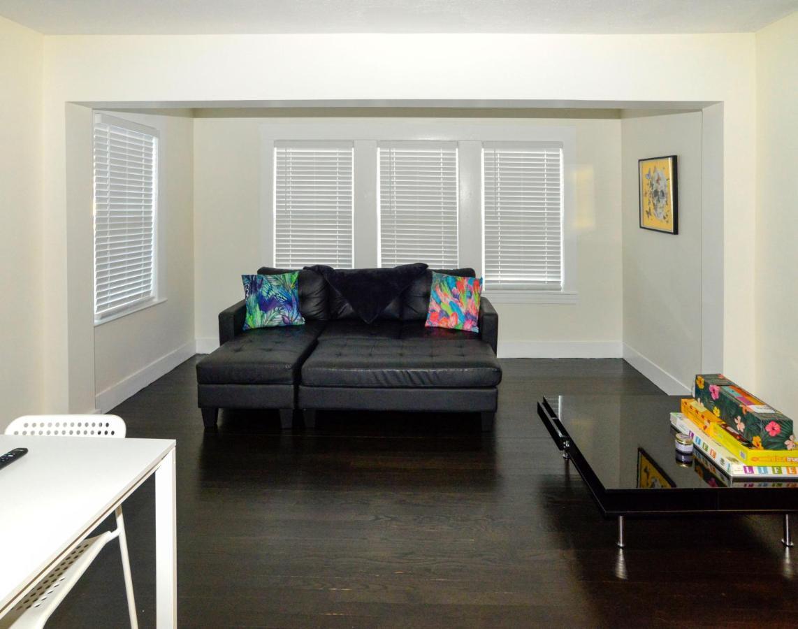 Modern Two Bedroom Condo - Boston Stoneham Exterior photo