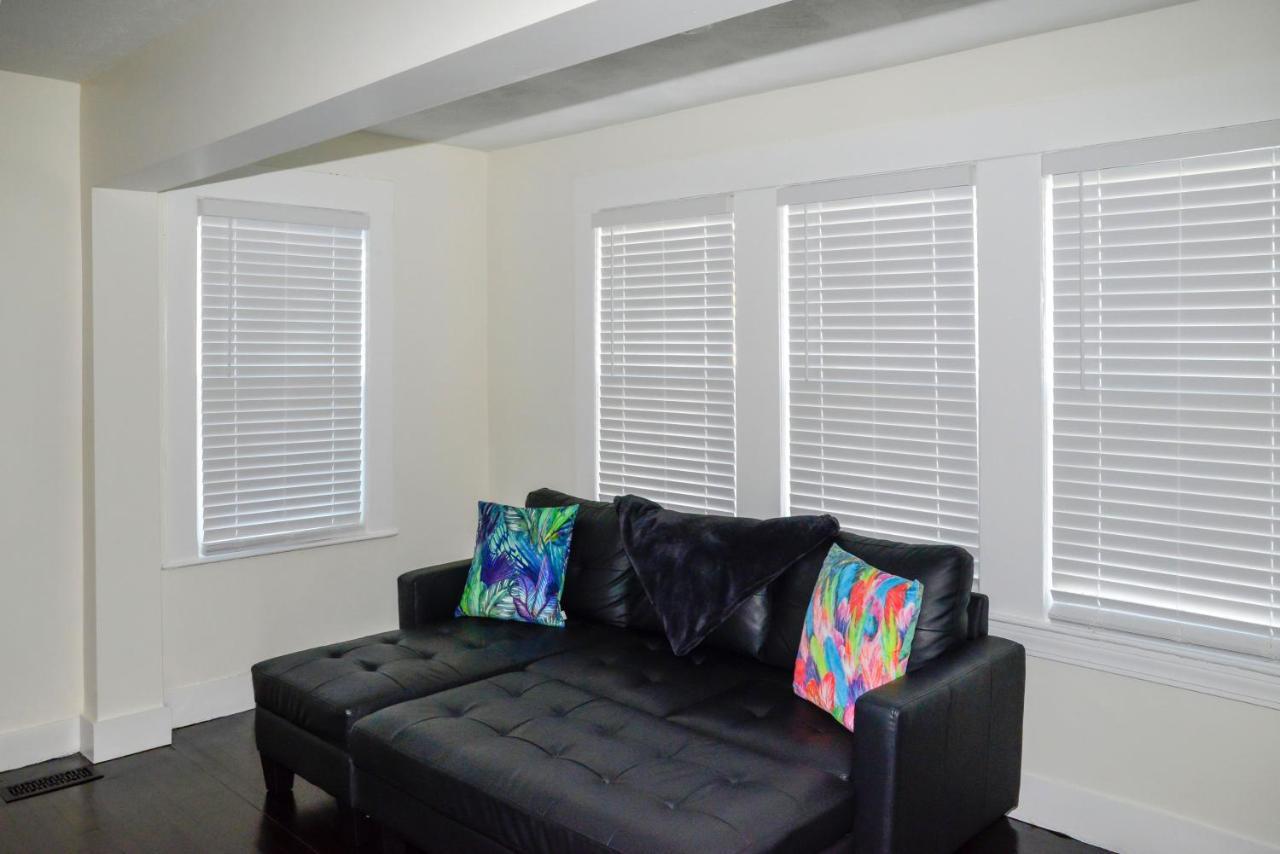 Modern Two Bedroom Condo - Boston Stoneham Exterior photo