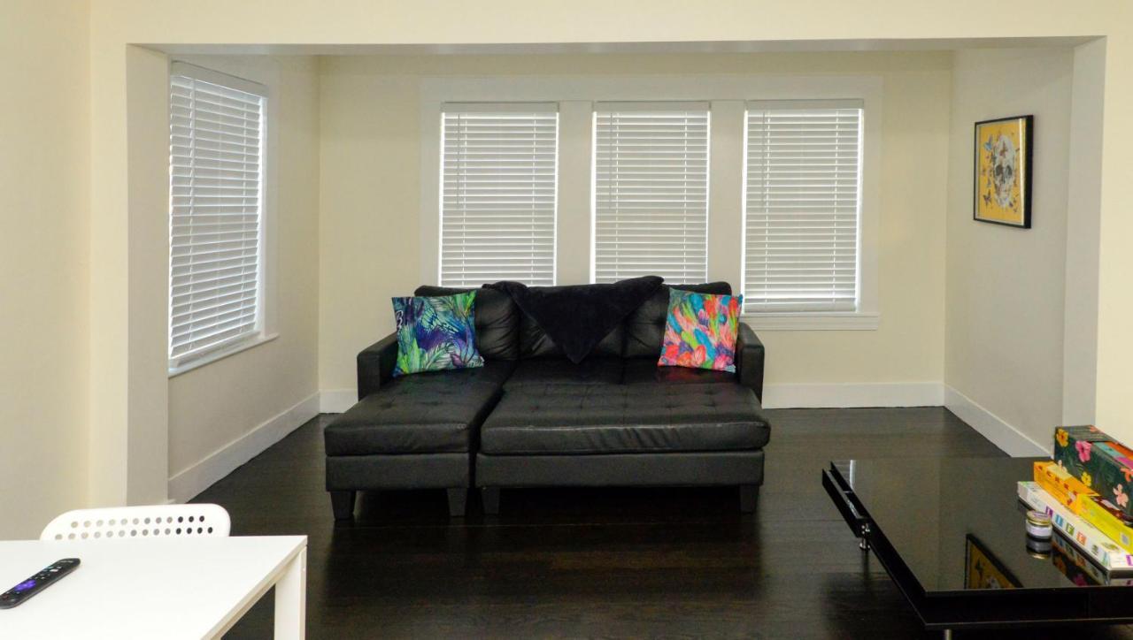 Modern Two Bedroom Condo - Boston Stoneham Exterior photo