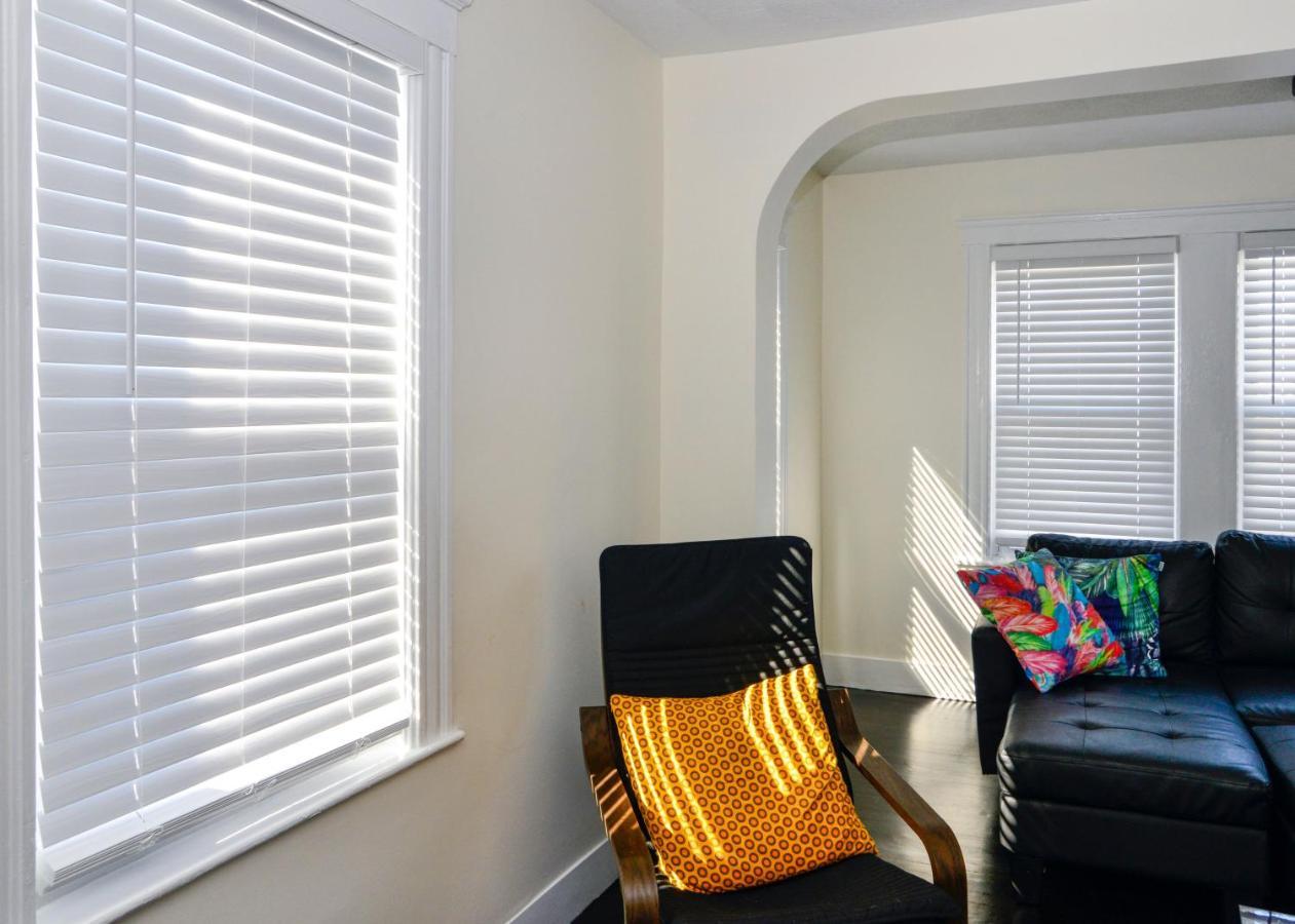 Modern Two Bedroom Condo - Boston Stoneham Exterior photo