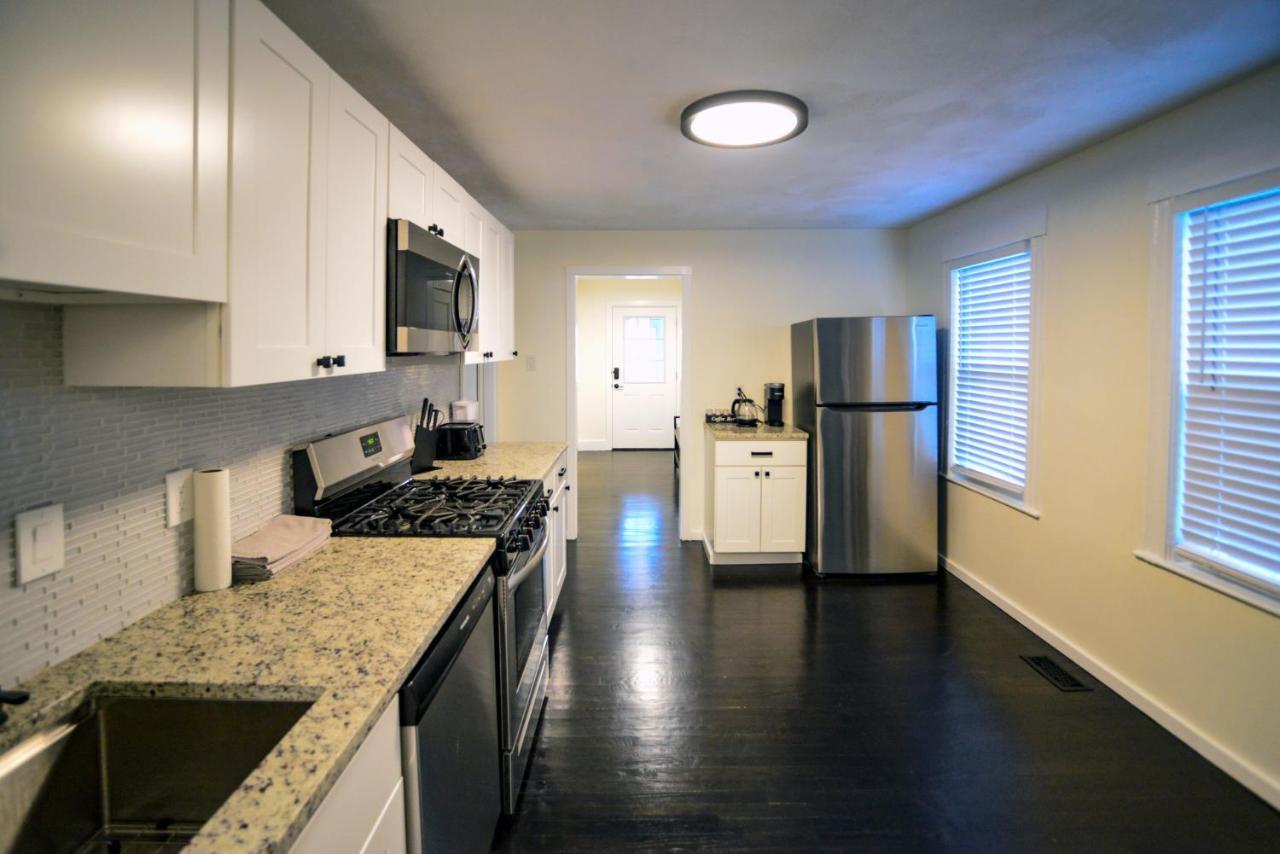 Modern Two Bedroom Condo - Boston Stoneham Exterior photo