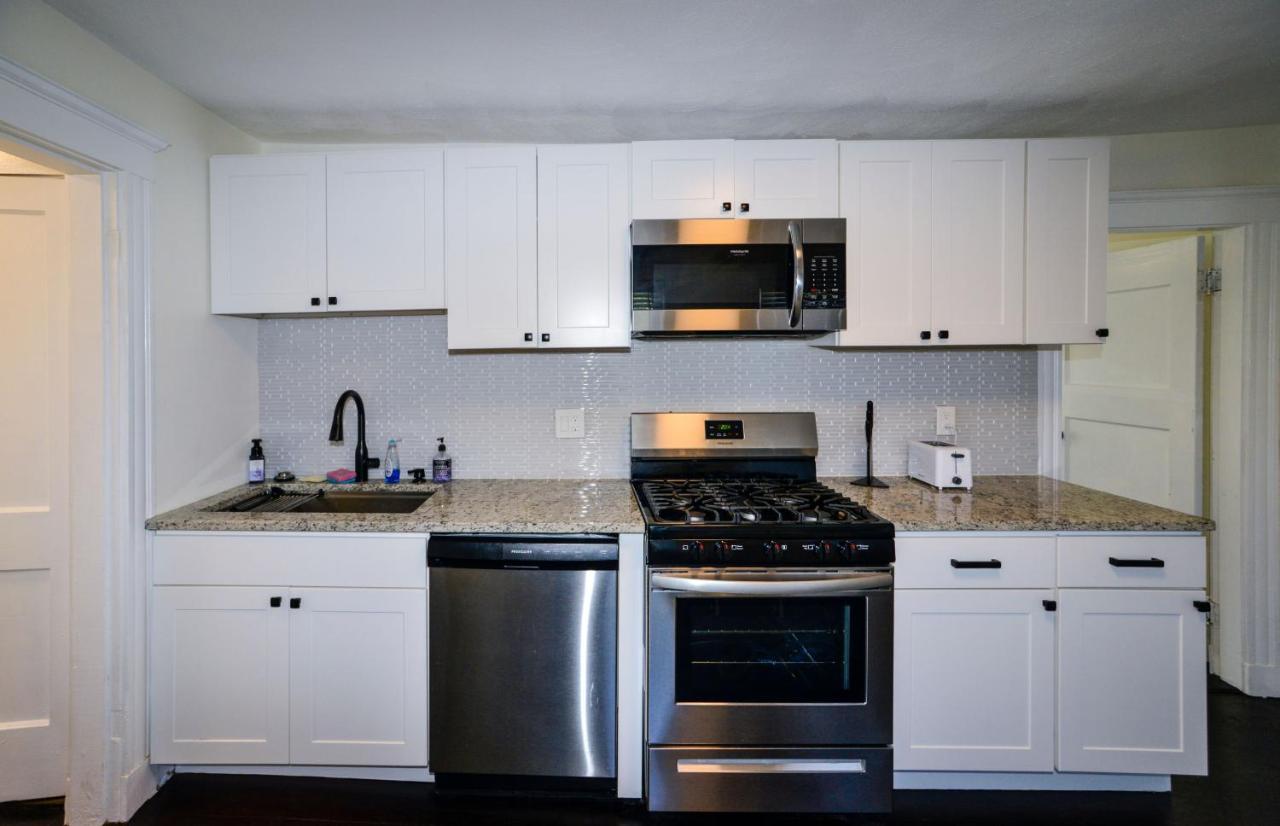 Modern Two Bedroom Condo - Boston Stoneham Exterior photo