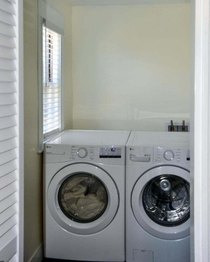 Modern Two Bedroom Condo - Boston Stoneham Exterior photo